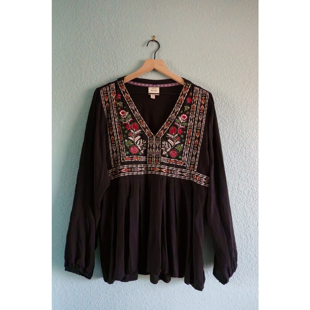 Knox Rose | Embroidered V-Neck Blouse